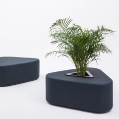 Pouf design avec un pot central pour plantes -  Hana - HN03